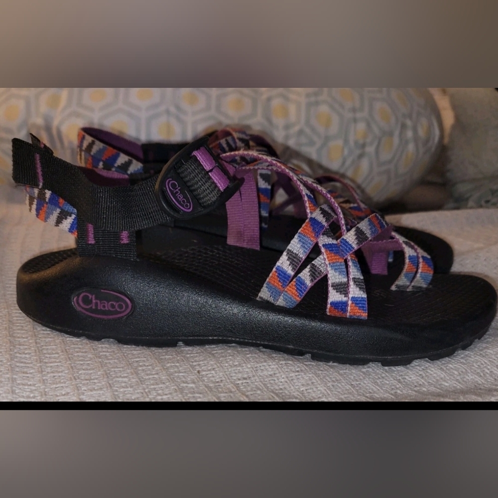 Chacos ZX Womens 6M Strappy Sandals Triangle Pattern Happy Camper Purple Shoes - Picture 7 of 9